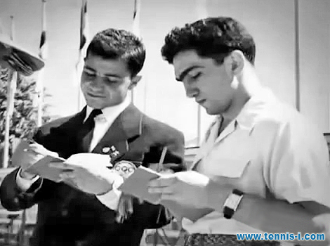 Майк Агасси справа Mike Agassi 1952