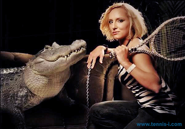 tennis Bethanie Mattek Sands alligator Photoshoot Magazine 2010